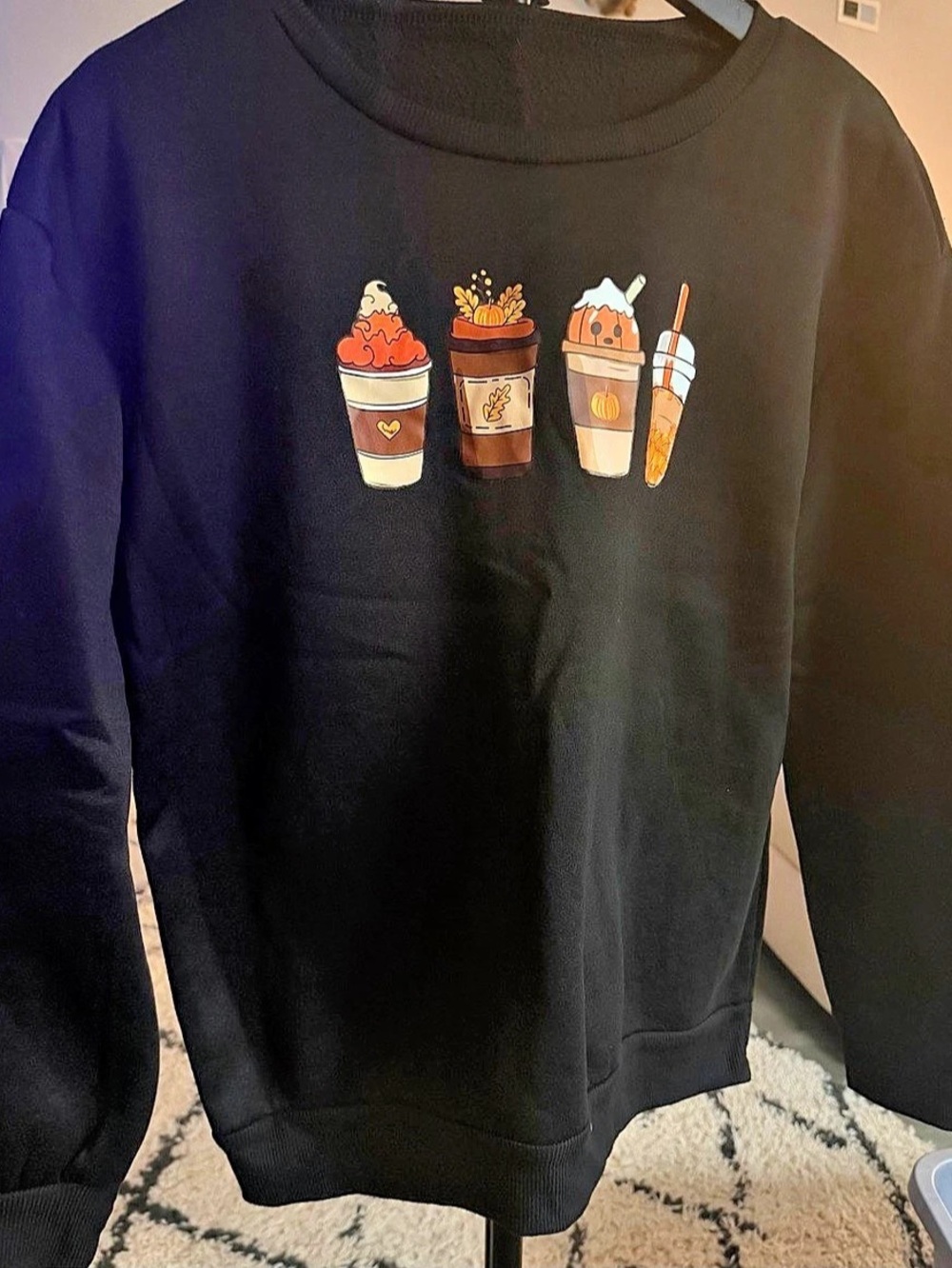 SHEIN Graphic Sweatshirt in Black Size Large Like New